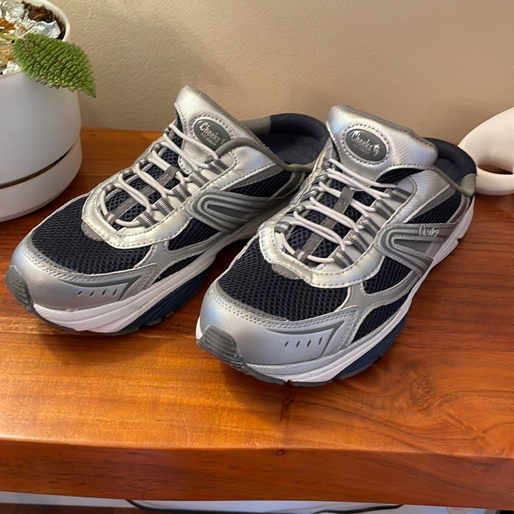 Cheeks easy shaper open heel sneakers